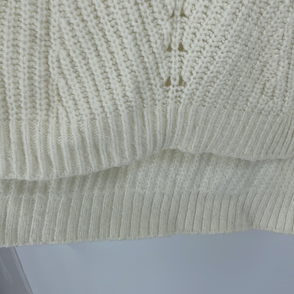TIME AND TRU Ultra Soft Knitted Turtleneck Sweater - Picture 4 of 6